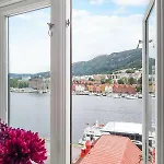 With Beautiful View To Bryggen Apartamento
